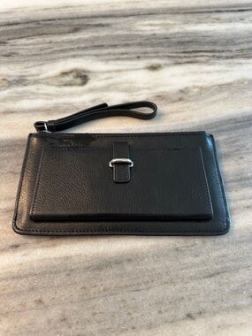 LEATHER WRISTLET WITH CARD STORAGE
